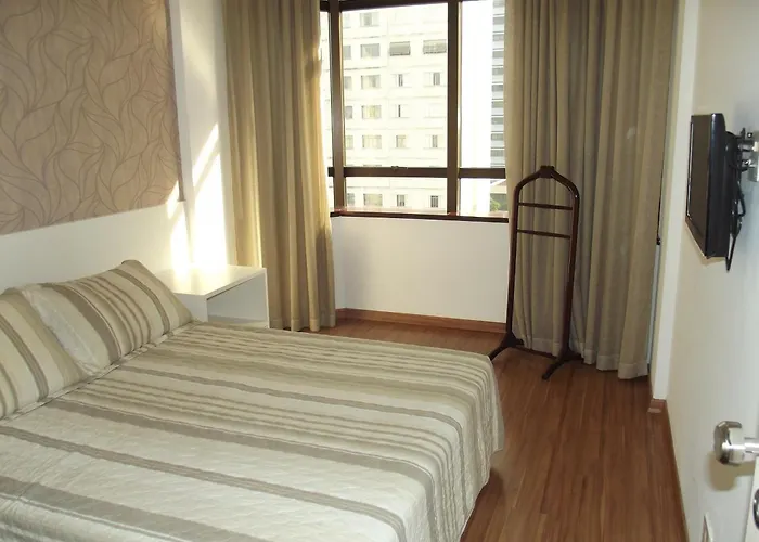 L'Hirondelle Flat Service