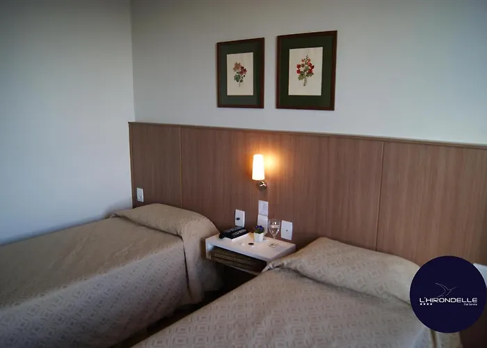 L'Hirondelle Flat Service